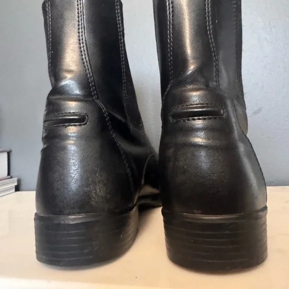 AÜKEN Front-Zip Black Boots - Picture 6 of 8